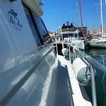 She's Mine Yacht بوتيل