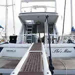 She's Mine Yacht بوتيل