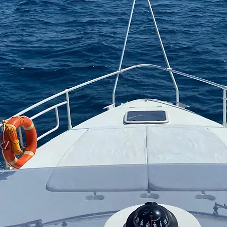 She's Mine Yacht ספינת מלון