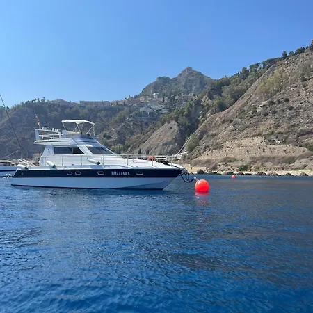 She's Mine Yacht *