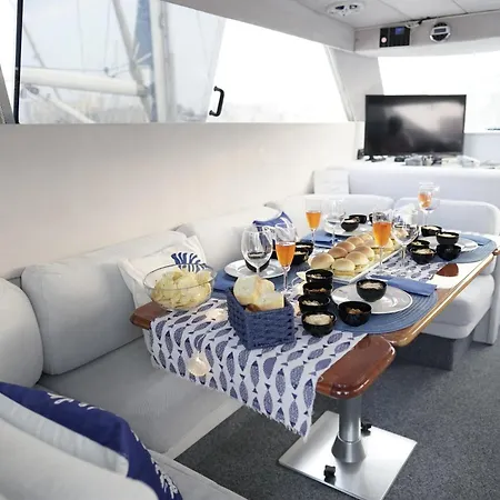 She's Mine Yacht ספינת מלון קטאניה