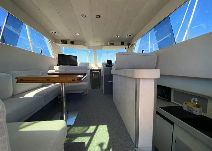 ספינת מלון She's Mine Yacht *