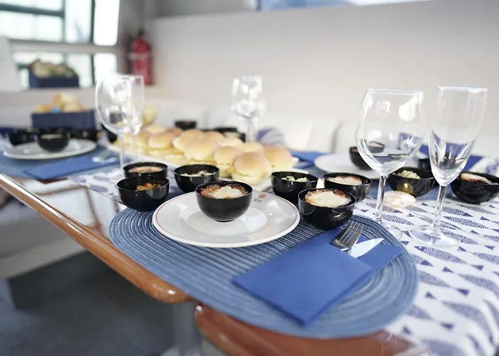 ספינת מלון She's Mine Yacht